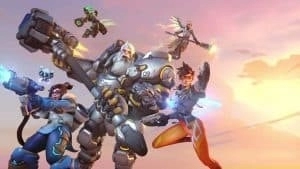 Герои Overwatch Рейнхардт, Трейсер, Мэй и Фарра летят сквозь закатное небо