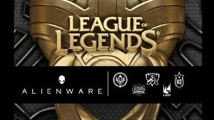 Прежний брендинг с логотипом Alienware рядом с логотипами League of Legend и Riot.