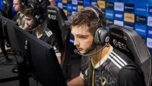 Richard “shox” Papillon competes with former team Vitality during a live game of CS:GO