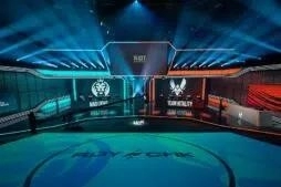 The LEC stage set for the showdown between Mad Lions and Team Vitality