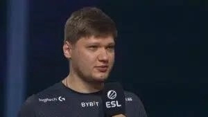 Ukraine takes the stage during IEM Katowice for an emotional speech