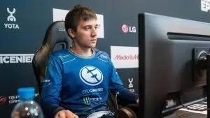 Arteezy from Evil Geniuses competes at The International 11