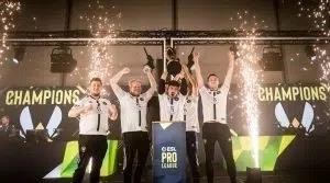 Team Vitality winning ESL Pro League Season 16 celebrating with trophy on stage_Helena Kristiansson/ESL